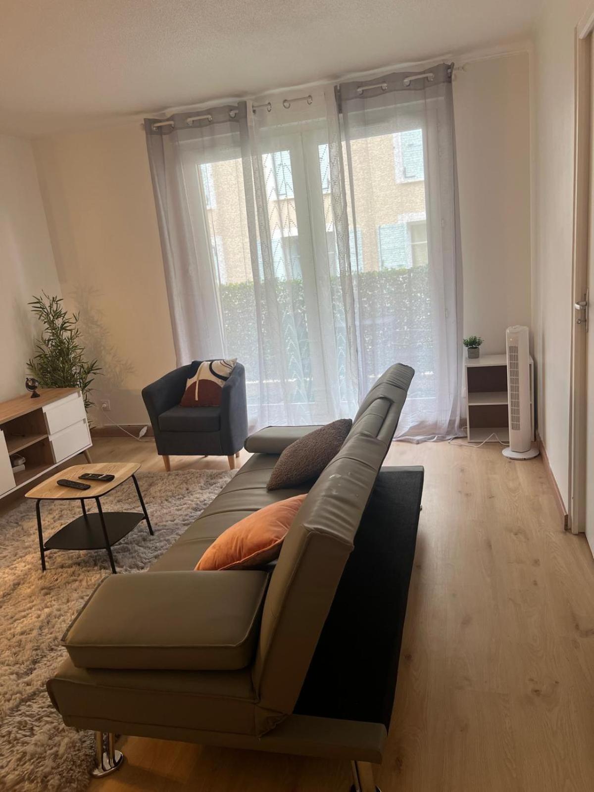 Champion Suites Sarcelles Extérieur photo