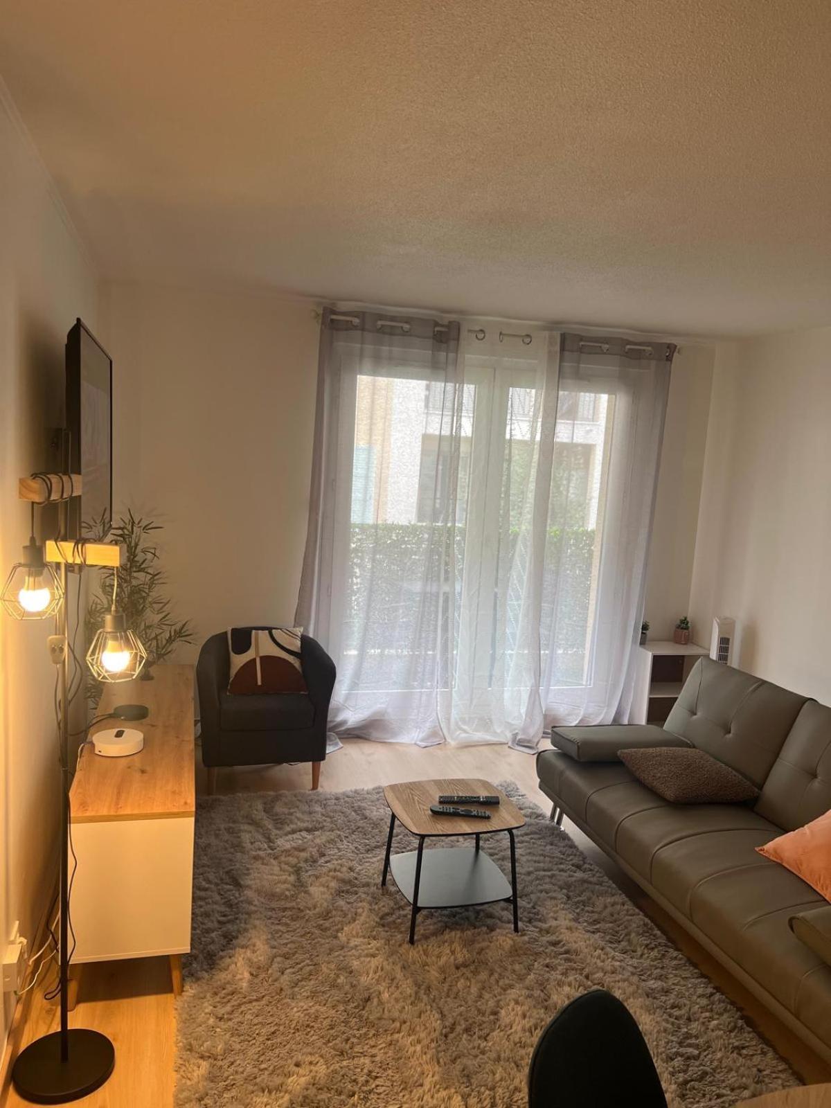 Champion Suites Sarcelles Extérieur photo