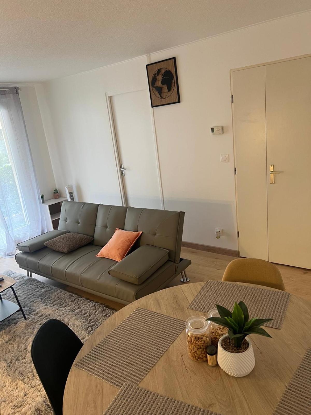 Champion Suites Sarcelles Extérieur photo