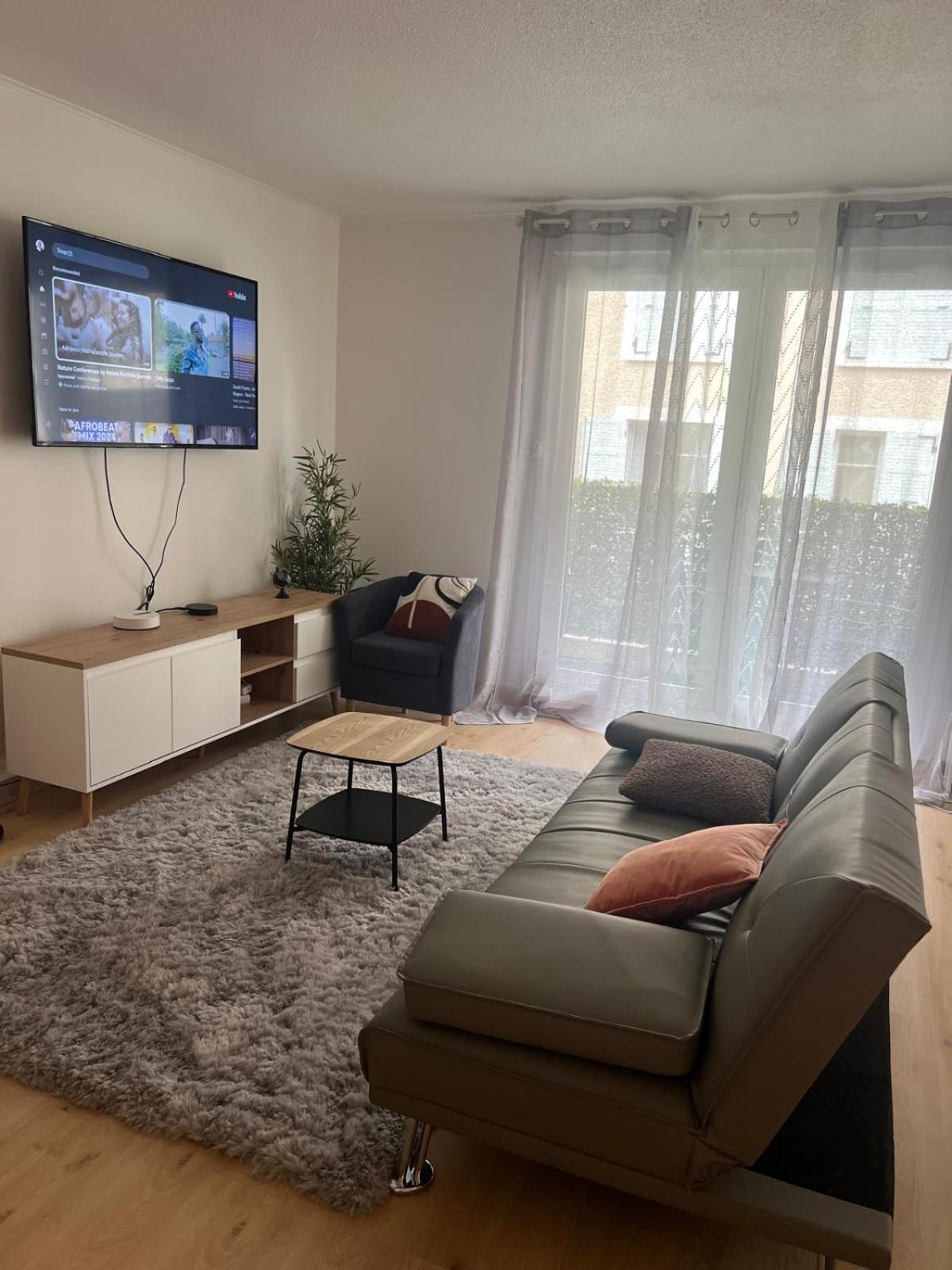 Champion Suites Sarcelles Extérieur photo
