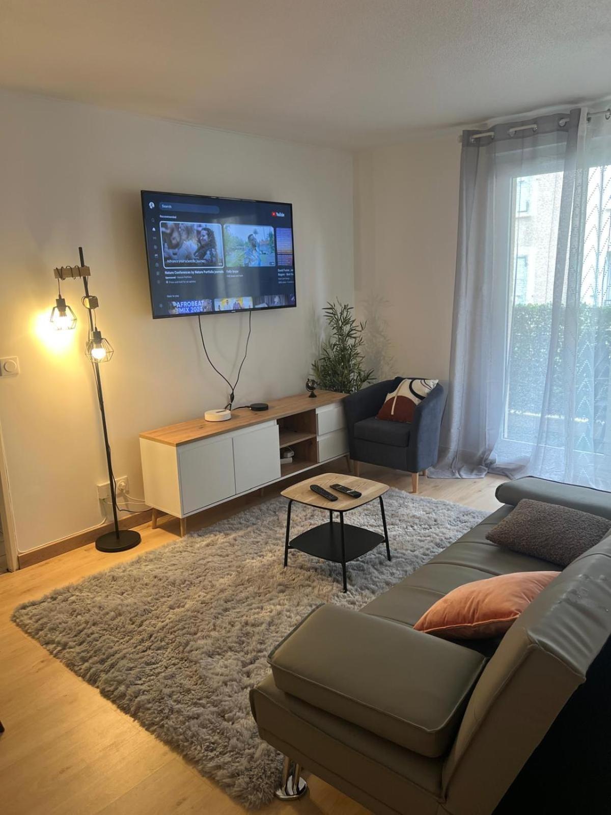 Champion Suites Sarcelles Extérieur photo